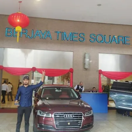 Golden Apartment At Times Square Kl